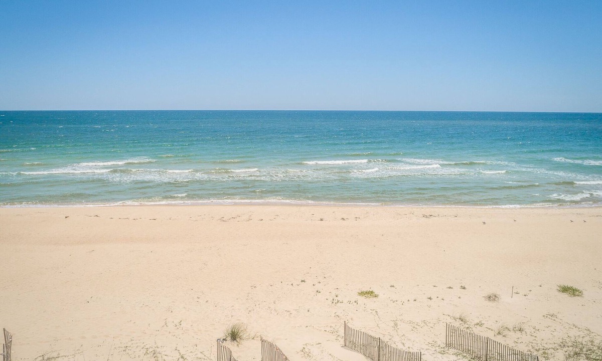 St. George Island Apartment | 10% off all remaining July weeks! 2 bed 1 bath ON THE BEACH!