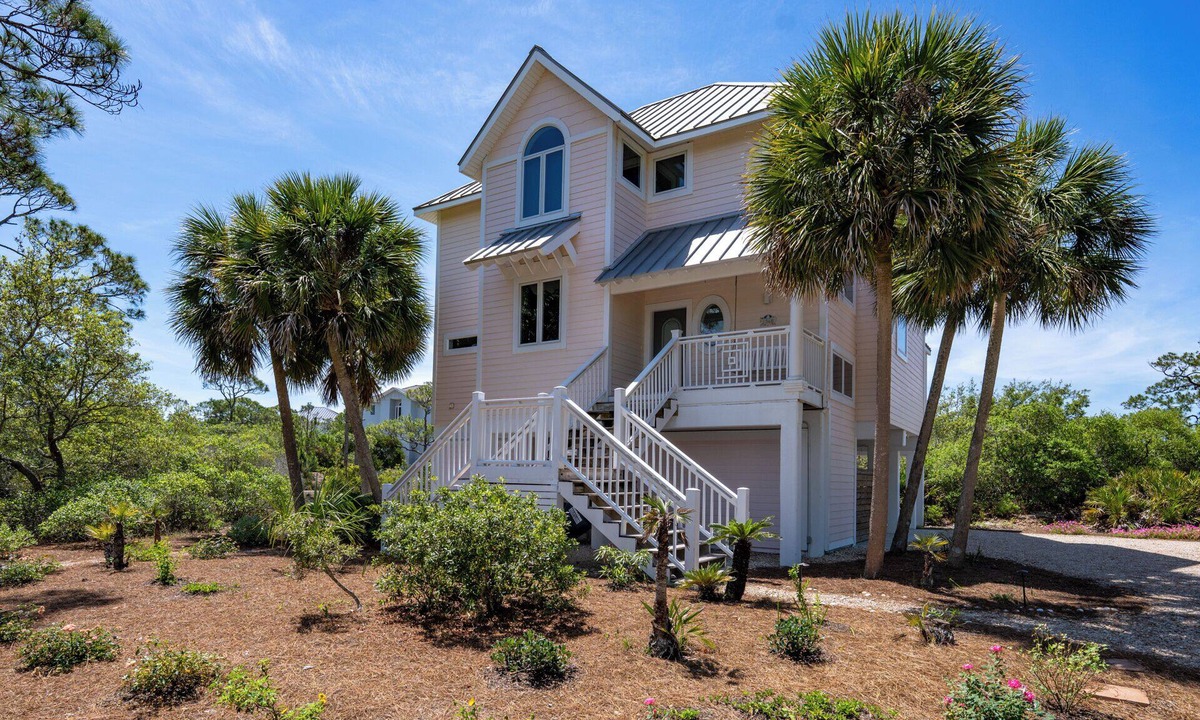 Plantation House | August 2026 Big Savings! Secluded 4BR/3.5BA, Community Pool