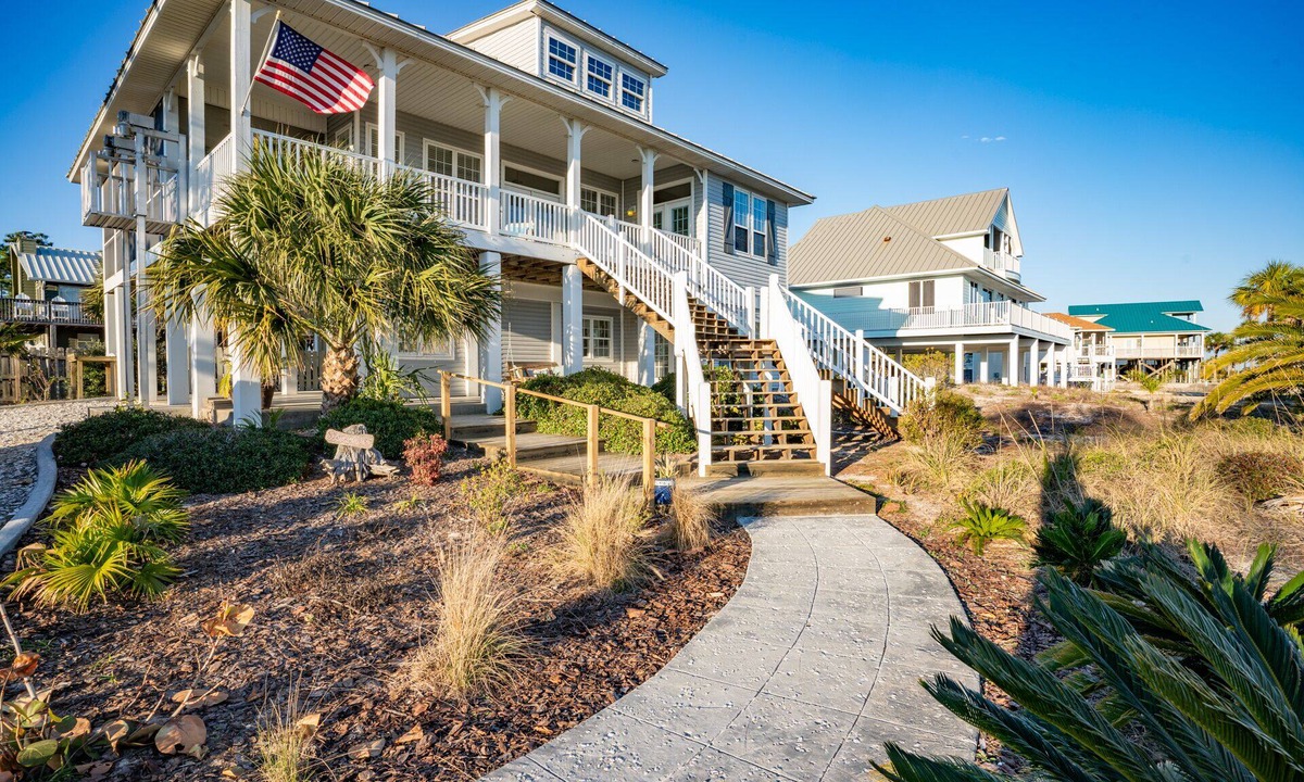 East End House | August 2026 Big Savings! Beach Retreat, Easy Beach Access