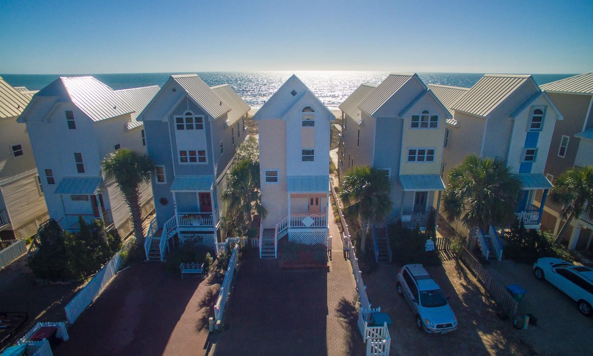 East End House | August 2026 Big Savings! Sunshine & Savings 20% OFF! Pet Friendly, 3BR/3BA