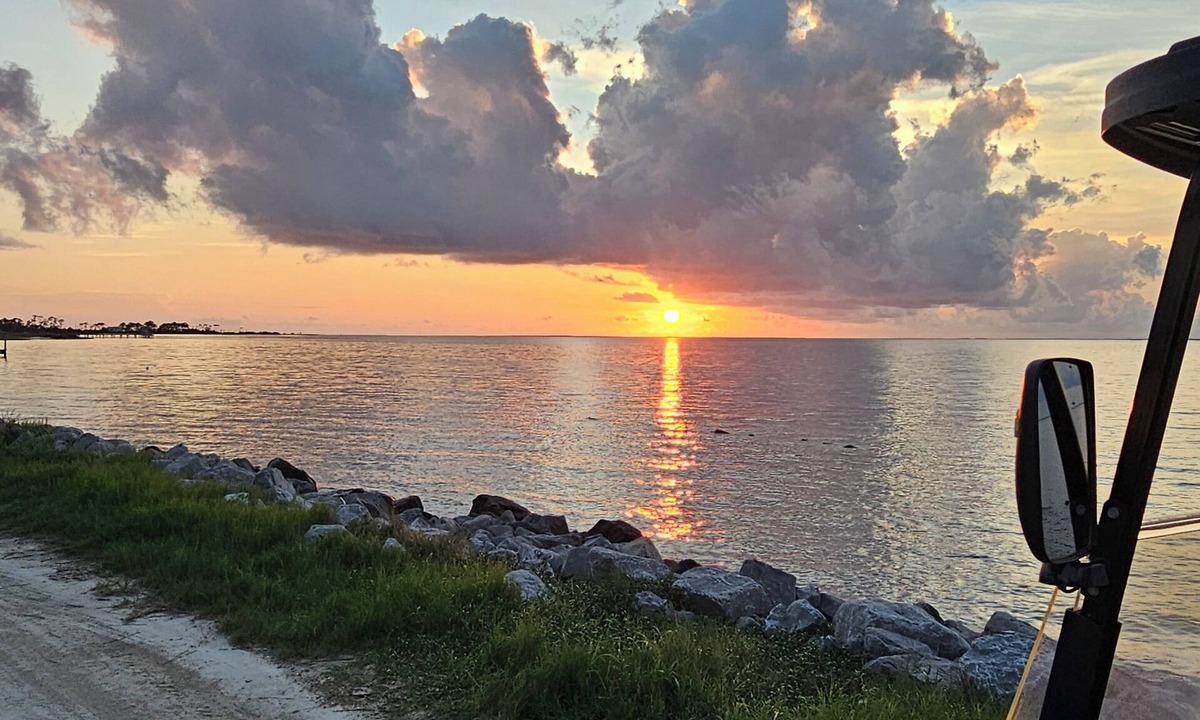 St. George Island Apartment | Charming studio apartment with AC and WiFi on marvelous Saint George Island