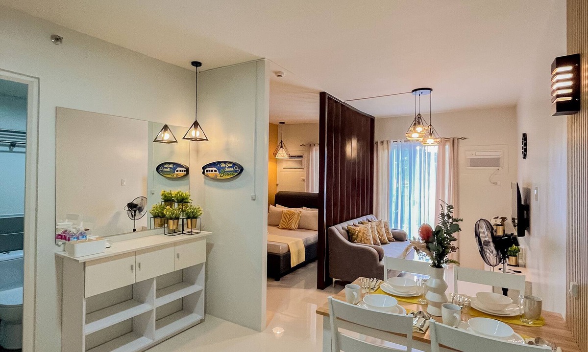 Puerto Princesa City Centre Apartment | Chic Ruby Studio: Balcony, Private Pool, Gym Access