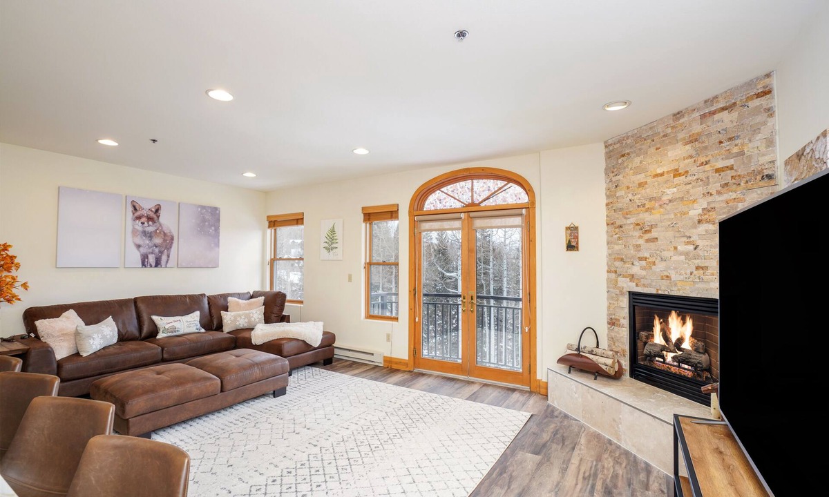 Mountain Village Condo | Family-Friendly 2-Bedroom Mountain Retreat With Pool, Hot Tubs