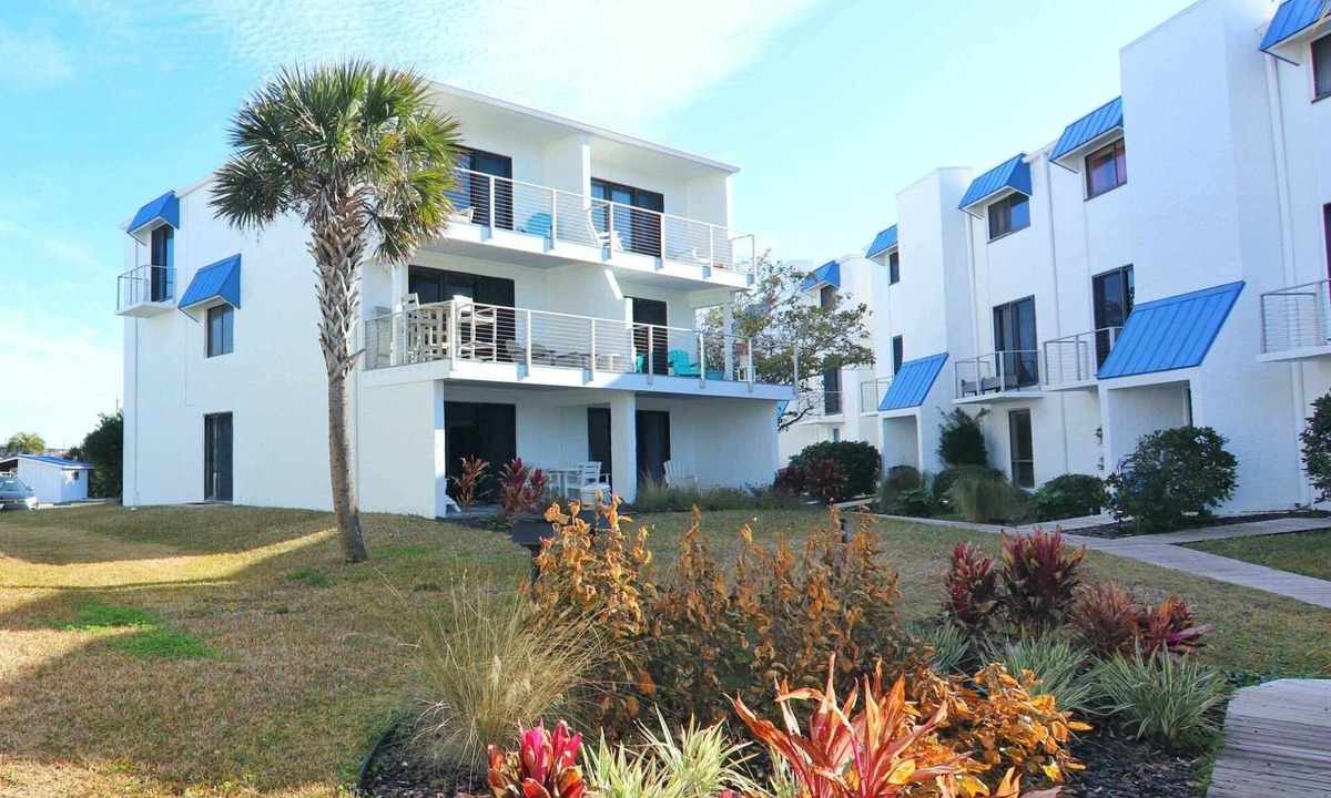 St. George Island Condo | Ground floor unit! Close to pool and beach.