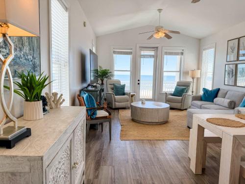 East End House | Gulf-Front Paradise 3BR Beach House Prime Location