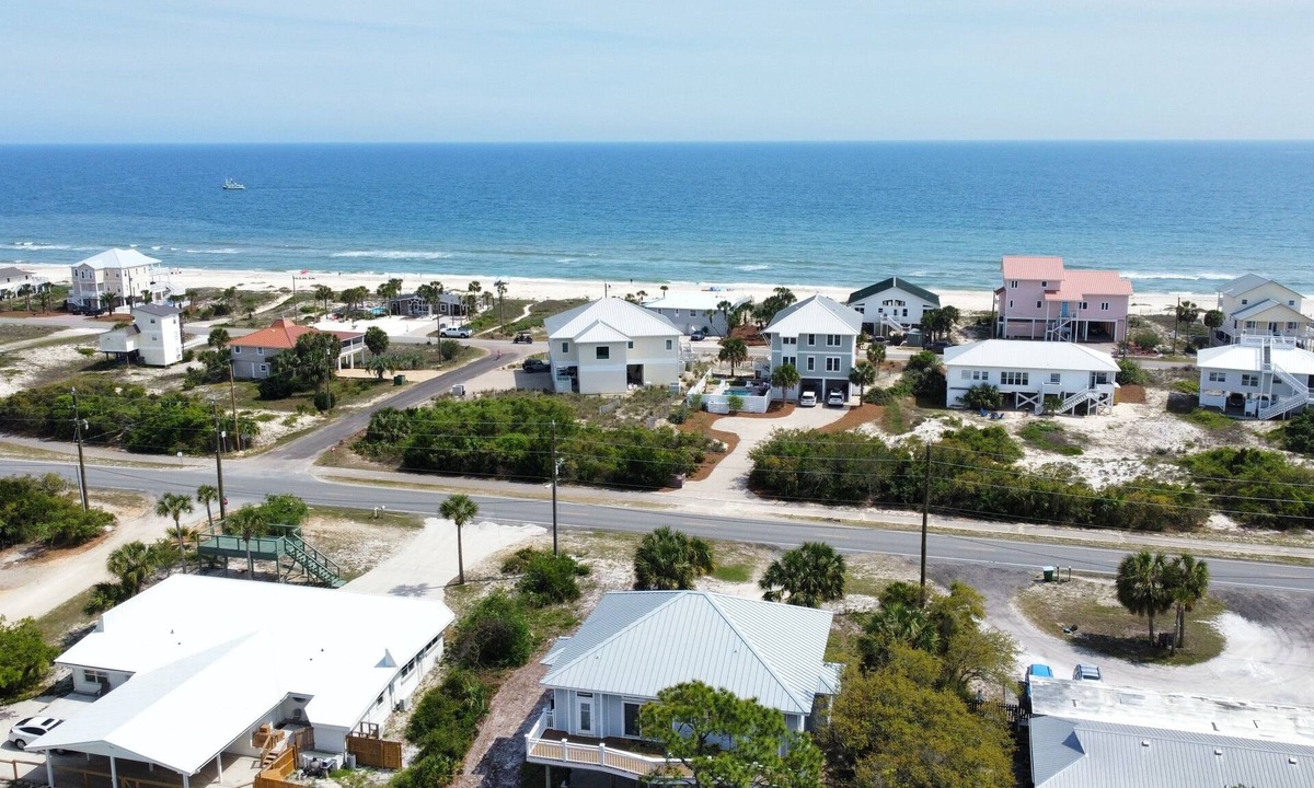 East End Cottage | Latimer House: 4 BR, 2 BA Cottage in St. George Island, Sleeps 10