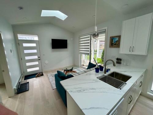 Metro Vancouver Regional District Villa | Skana South
