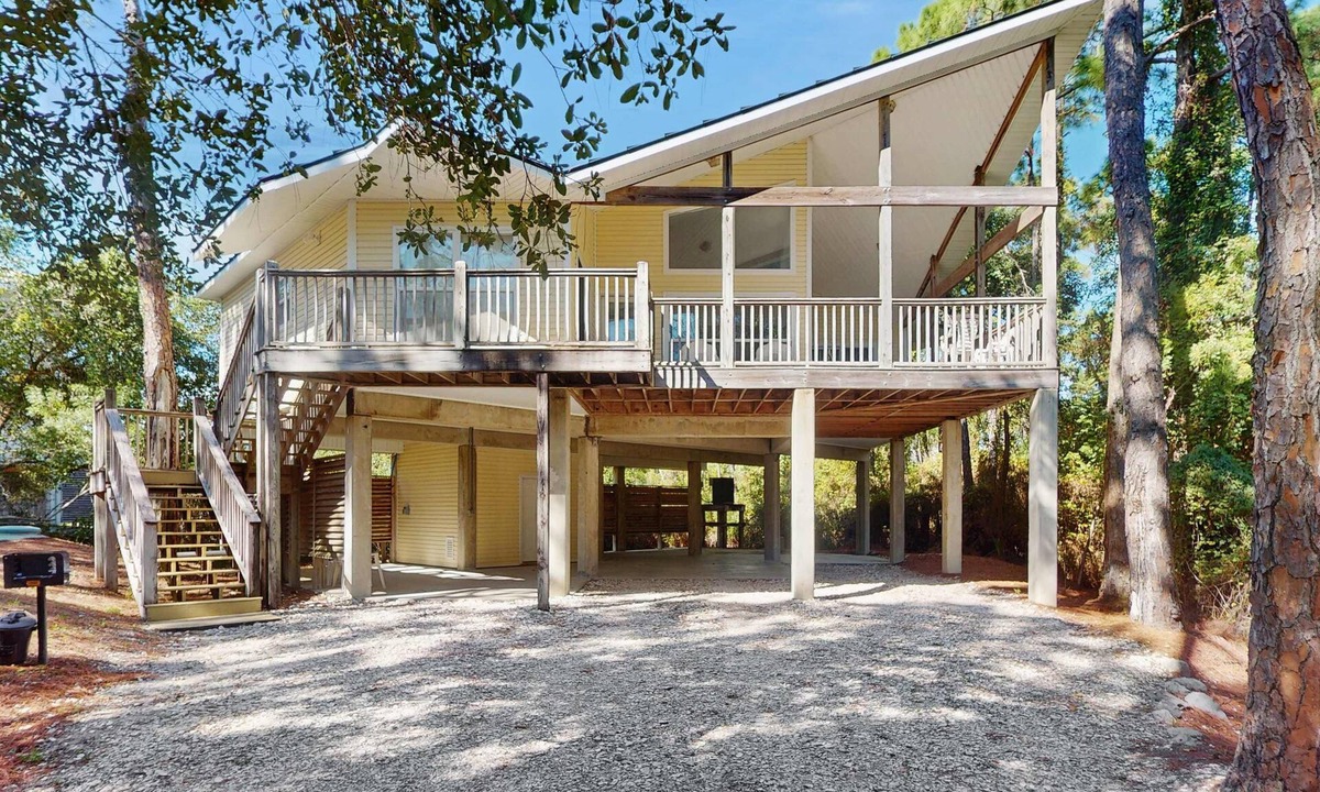Sea Palm Village House | Snowbird-friendly home near the beach with deck, outdoor shower, W/D
