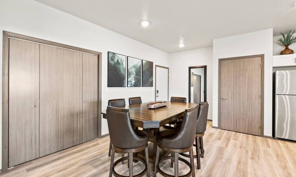 South Perry District Apartment | Spacious 2 bed 2 bath apt by Downtown Spokane!