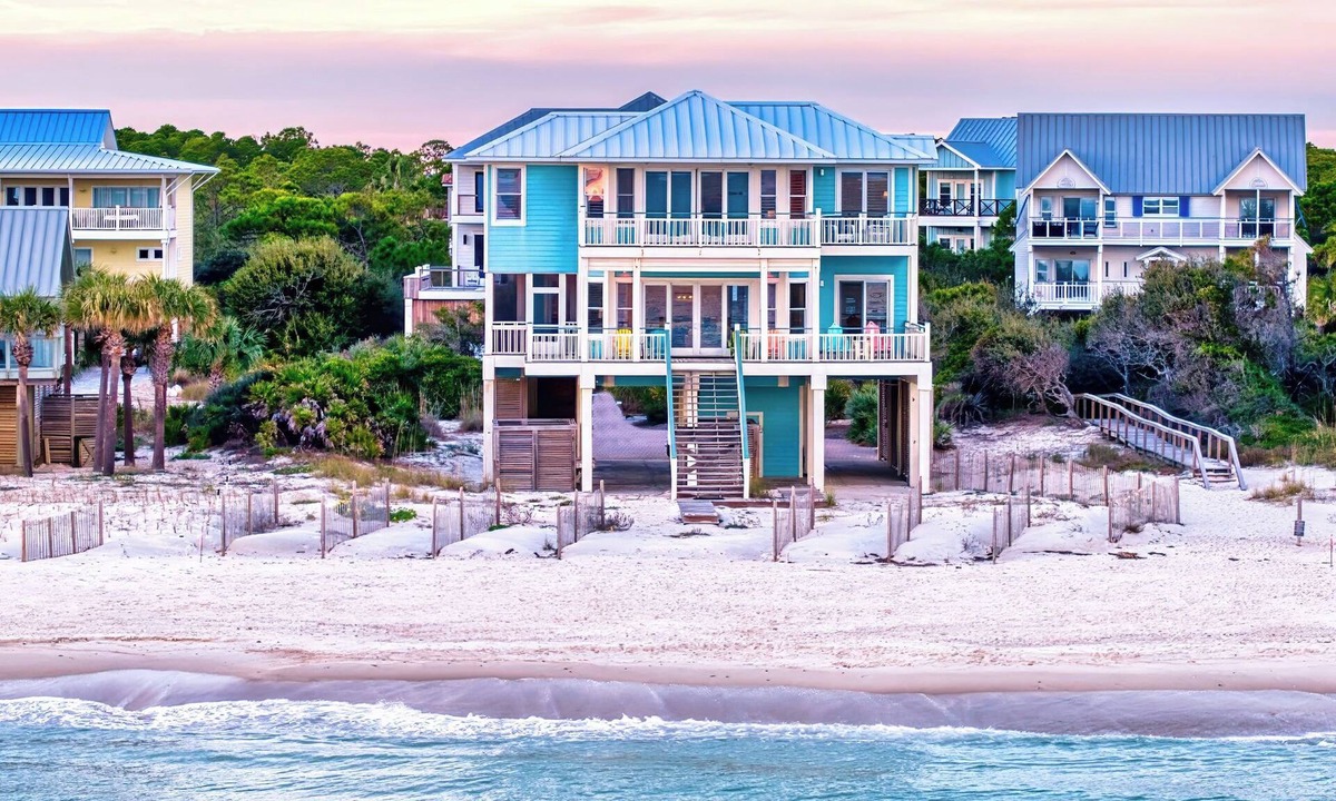 Plantation House | Sunrise Point - Beach Front, Pet Friendly, Community Pool, Biking Trails!