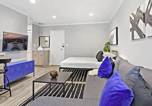 OD2 Sophisticated Studio Apartment w/ Modern Kitchen in Chicago
