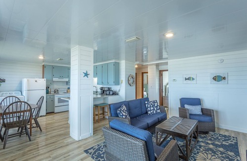 St. George Island Apartment | 10% off all remaining July weeks! 2 bed 1 bath ON THE BEACH!