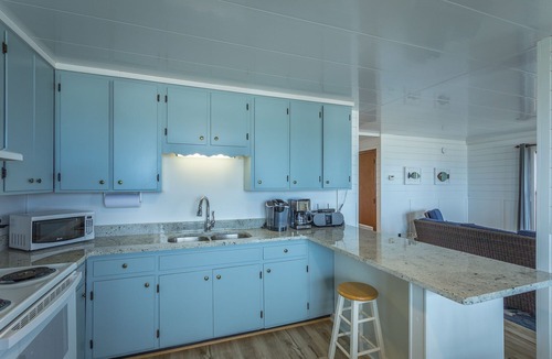 St. George Island Apartment | 10% off all remaining July weeks! 2 bed 1 bath ON THE BEACH!