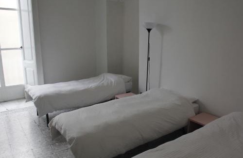 Naples City Centre House | 1bed in Basic 8 Bed Mixed Dorm (share Bathroom)