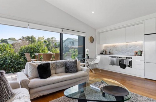 Auckland Cottage | Amazing Western Springs position