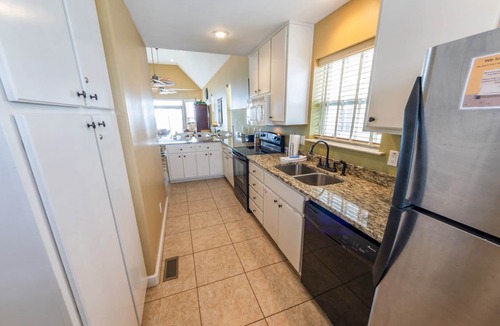 East End House | August 2026 Big Savings! 3BR/3BA Dog-Friendly, BEACHFRONT