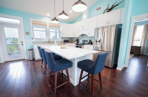 St. George Island House | August 2026 Big Savings! Outdoor Oasis, Dog-Friendly