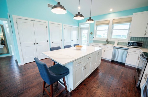 St. George Island House | August 2026 Big Savings! Outdoor Oasis, Dog-Friendly