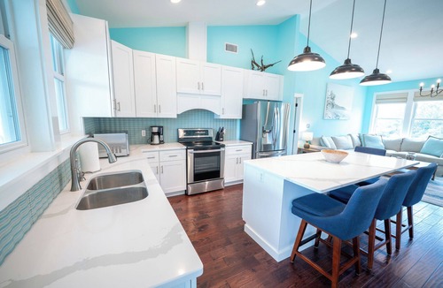 St. George Island House | August 2026 Big Savings! Outdoor Oasis, Dog-Friendly