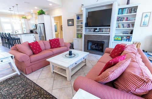 Plantation House | August 2026 Big Savings! Back on the Rental Market! Dog-Friendly