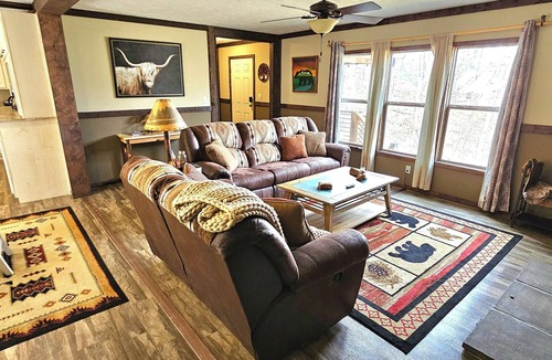 Blue Ridge Cottage | Beautiful, cozy house, close to the Marina & Downtown
