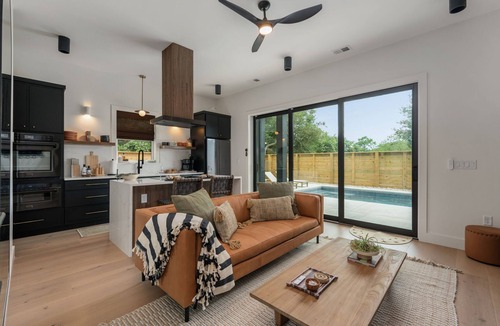Kitty Hawk House | Cabana Capri | Private Heated Pool Sauna Hot Tub Home Gym Luxe Retreat
