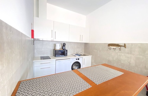 Vila Franca do Campo Apartment | Casa da Baleia T1 Located on the Seafront Overlooking the Fishing Port
