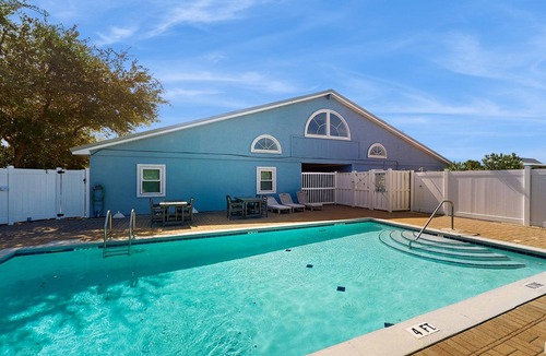 St. George Island Condo | Cozy coastal condo with loft, shared pool and beach access