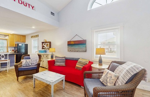 St. George Island Condo | Cozy coastal condo with shared pool, washer/dryer,and beach access