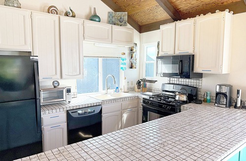 Dillon Beach House | Dillon Beach~Ocean Views~Hot Tub~Game Room~New Summer Retreat!~Bella Oceana
