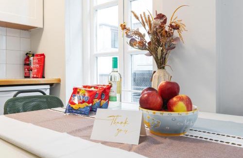 Temple Bar Apartment | Dublin Central Spacious 3BR Apt in Temple Bar