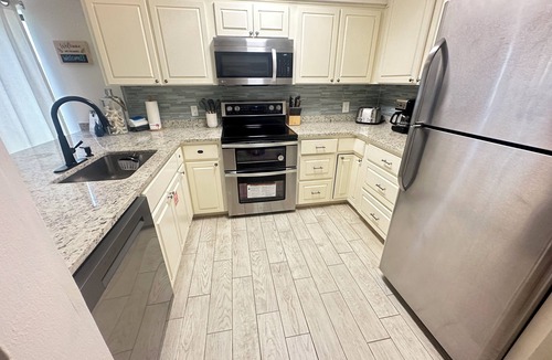 St. George Island Condo | Ground floor unit! Close to pool and beach.