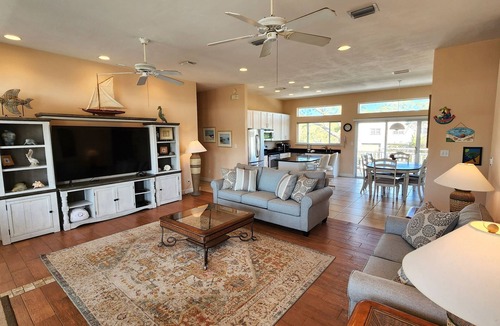 East End Cottage | Latimer House: 4 BR, 2 BA Cottage in St. George Island, Sleeps 10