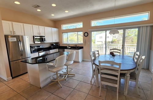 East End Cottage | Latimer House: 4 BR, 2 BA Cottage in St. George Island, Sleeps 10