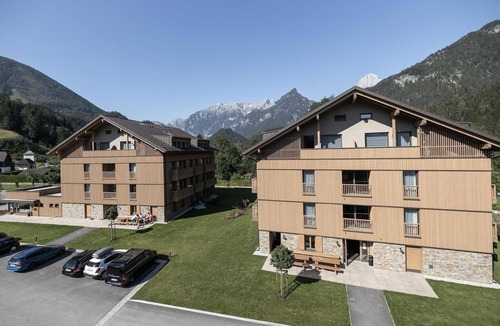 Hinterstoder Apartment | Modern Alpine Apartment with Terrace
