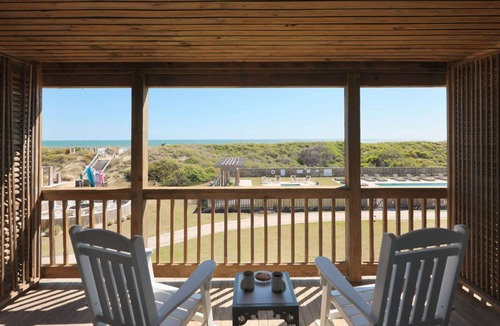 Duck Hotel | Ocean View 2 Queens + Restaurants & Pool + Spa
