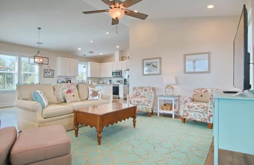 St. George Island House | Private pool! Steps from the Beach, Pet Friendly 60% off for Jan & Feb monthly