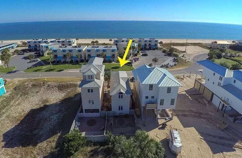 St. George Island House | Steps to the sand, screen porch with ocean view, hot tub, walk to restaurants!