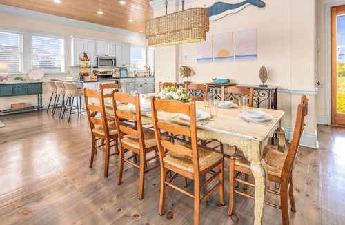 Plantation House | Sunrise Point - Beach Front, Pet Friendly, Community Pool, Biking Trails!