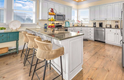Plantation House | Sunrise Point - Beach Front, Pet Friendly, Community Pool, Biking Trails!