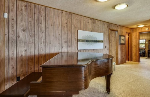 St. George Island House | Survivors is the perfect retreat for a fishing trip or family stay.