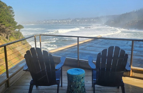 Mendocino Apartment | SWEEPING OCEAN VIEWS - bar none. Over 365 5 star reviews, everyone comes back.