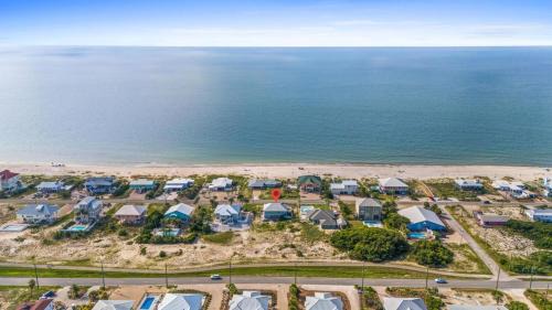 St. George Island House | The Extra Mile-2BR-Across from beach