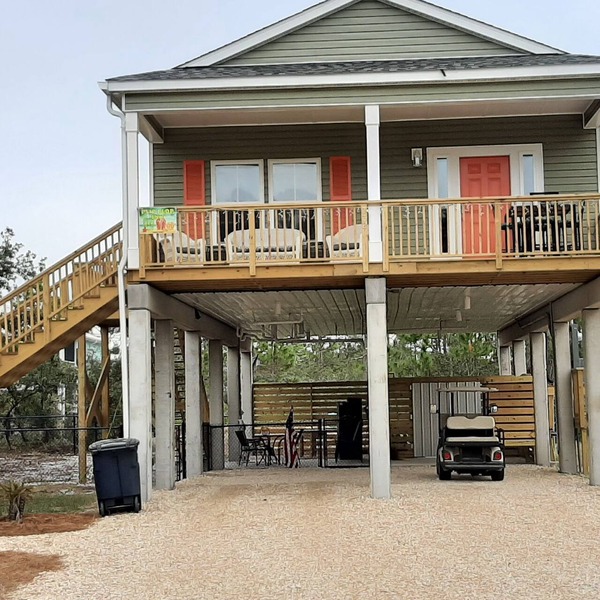 Flip Flop Inn Large Fenced yard Golf Cart
