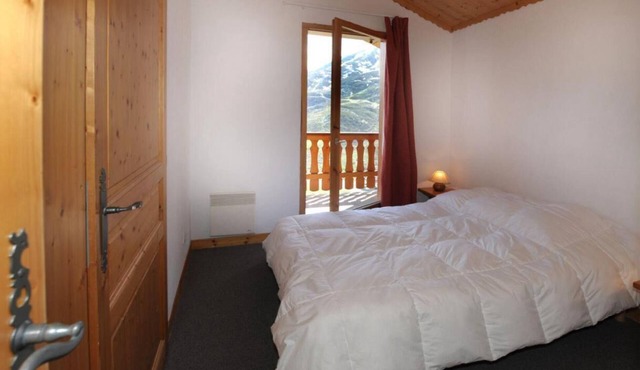 150m from shops, 1st floor, balcony, tv, ski locker, 72m², Les Menuires in Les Menuires