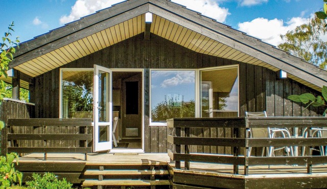 2 bedroom gorgeous home in Rønde in Rønde