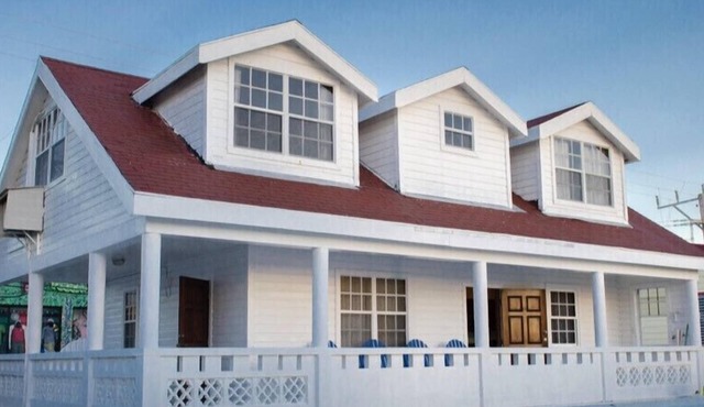 3 bedroom house (town center, steps always from the beach) in San Pedro