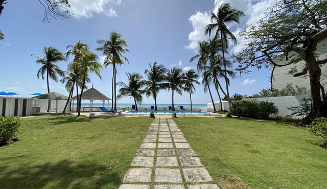 4 Bedroom Oceanfront Villa - Near St. Lawrence Gap with Private Pool in Oistins
