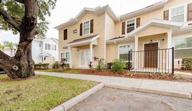 4BR Family Retreat! Minutes from Disney & Orlando Attractions! in Kissimmee