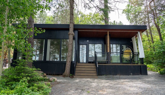 Algonquin's Edge Resort | Waterfront 9 in South Algonquin